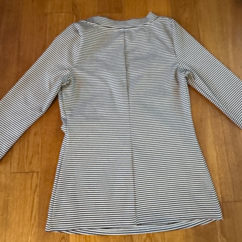 Who What Wear Gray and White Fitted Button Down Shirt​ - Picture 2 of 8